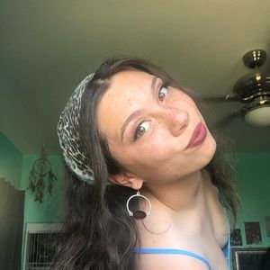 Meet your Posher, Marisa